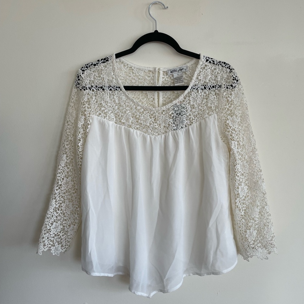NWT Buckle Ultra Pink Sheer Lace 3/4 Sleeve Top - Size Small
